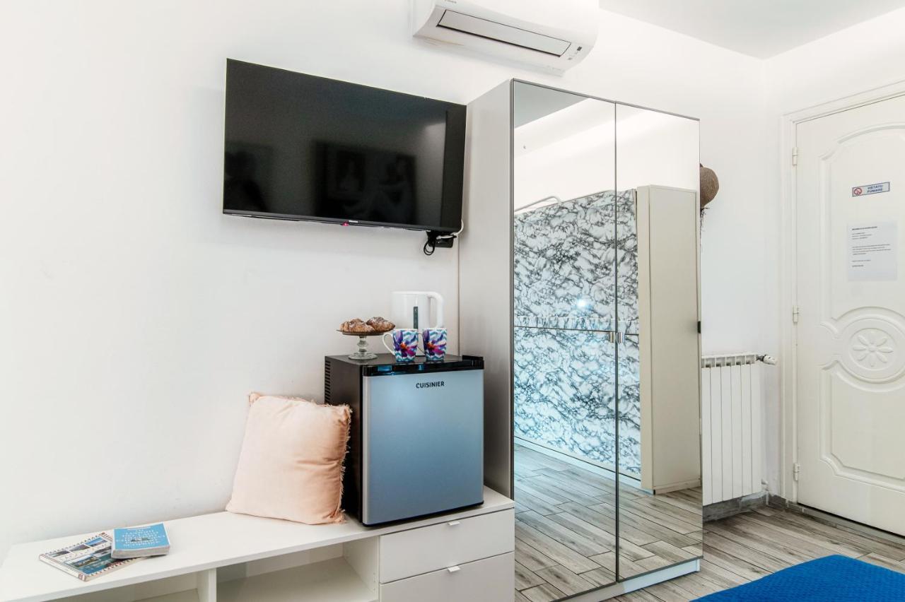 Joivy Al Duomo Guest House Como Bagian luar foto